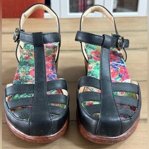Alegria Black Leather T-Strap Women’s Sandals Size 38 with Floral Insole